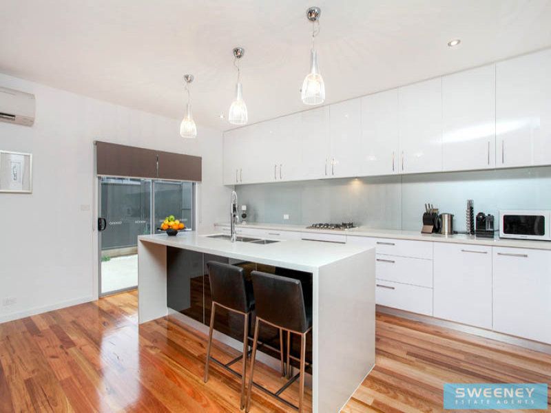13 Seddon Place, Caroline Springs - Thumbnail 5