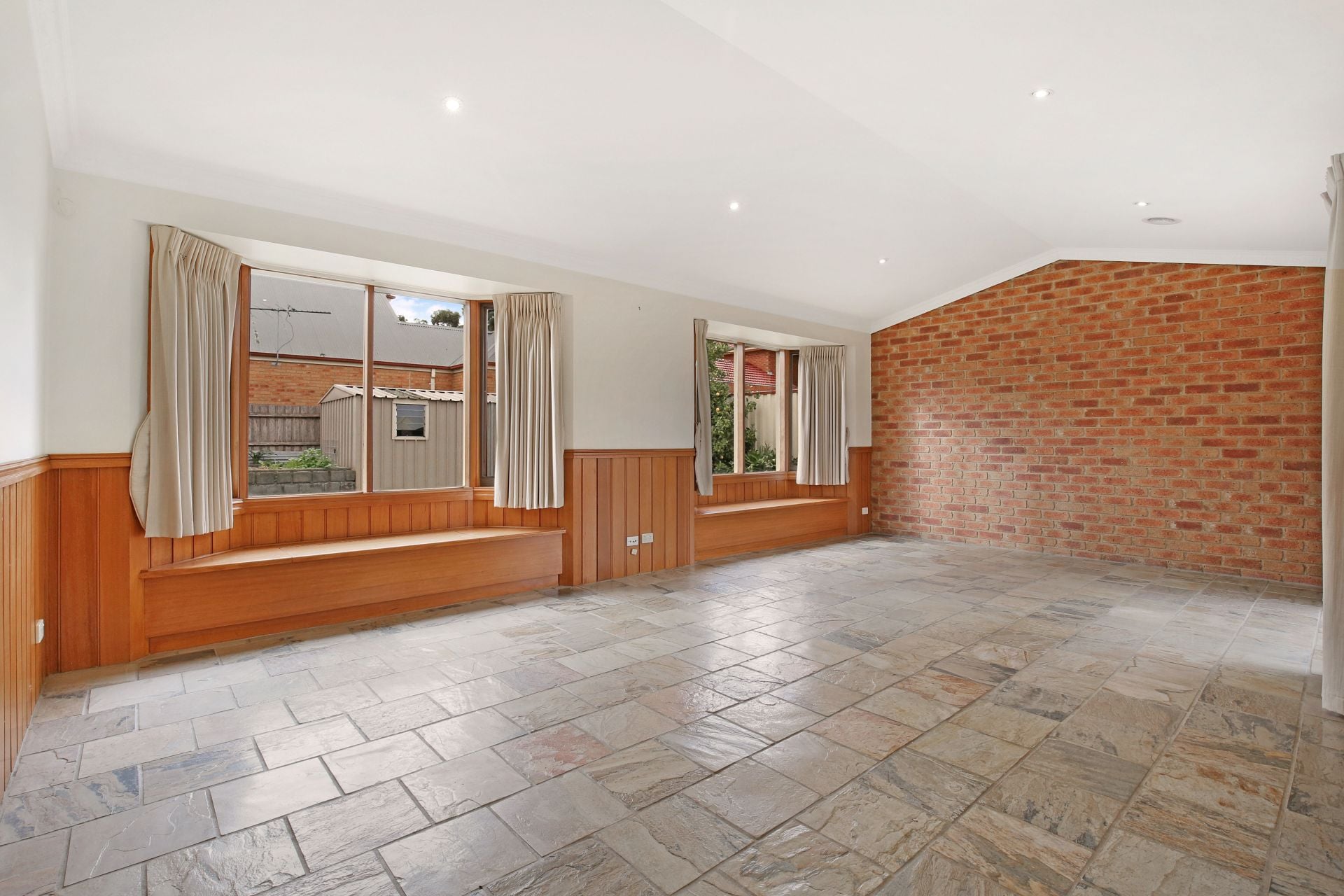 Lovely & Spacious Family Home