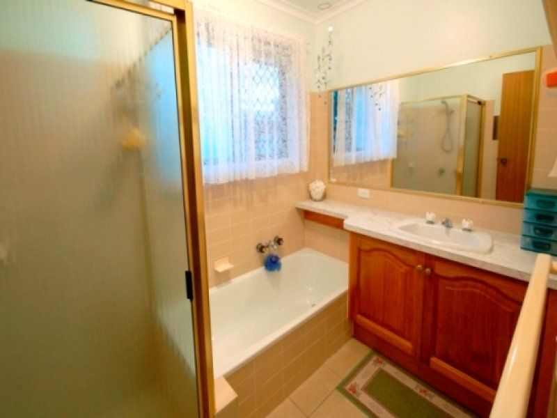 18 Brentwood Avenue Mooloolaba QLD, Mooloolaba - Thumbnail 2