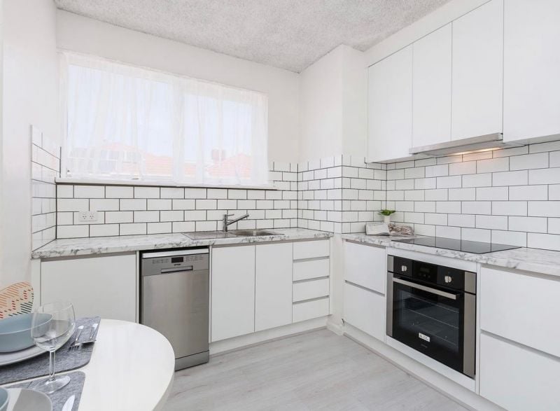 10/17 Gordon Street, Footscray - Thumbnail 2