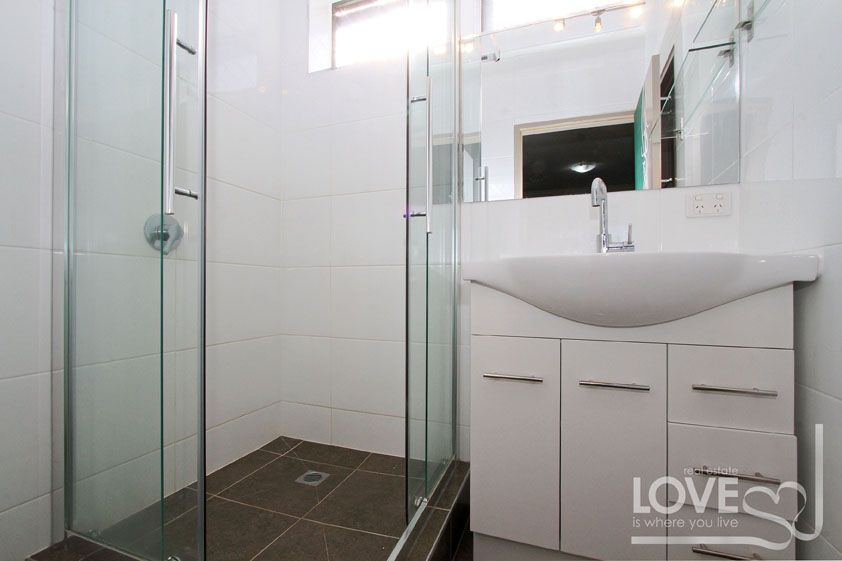 Excellent Apartment in Hidden Pocket of Brunswick