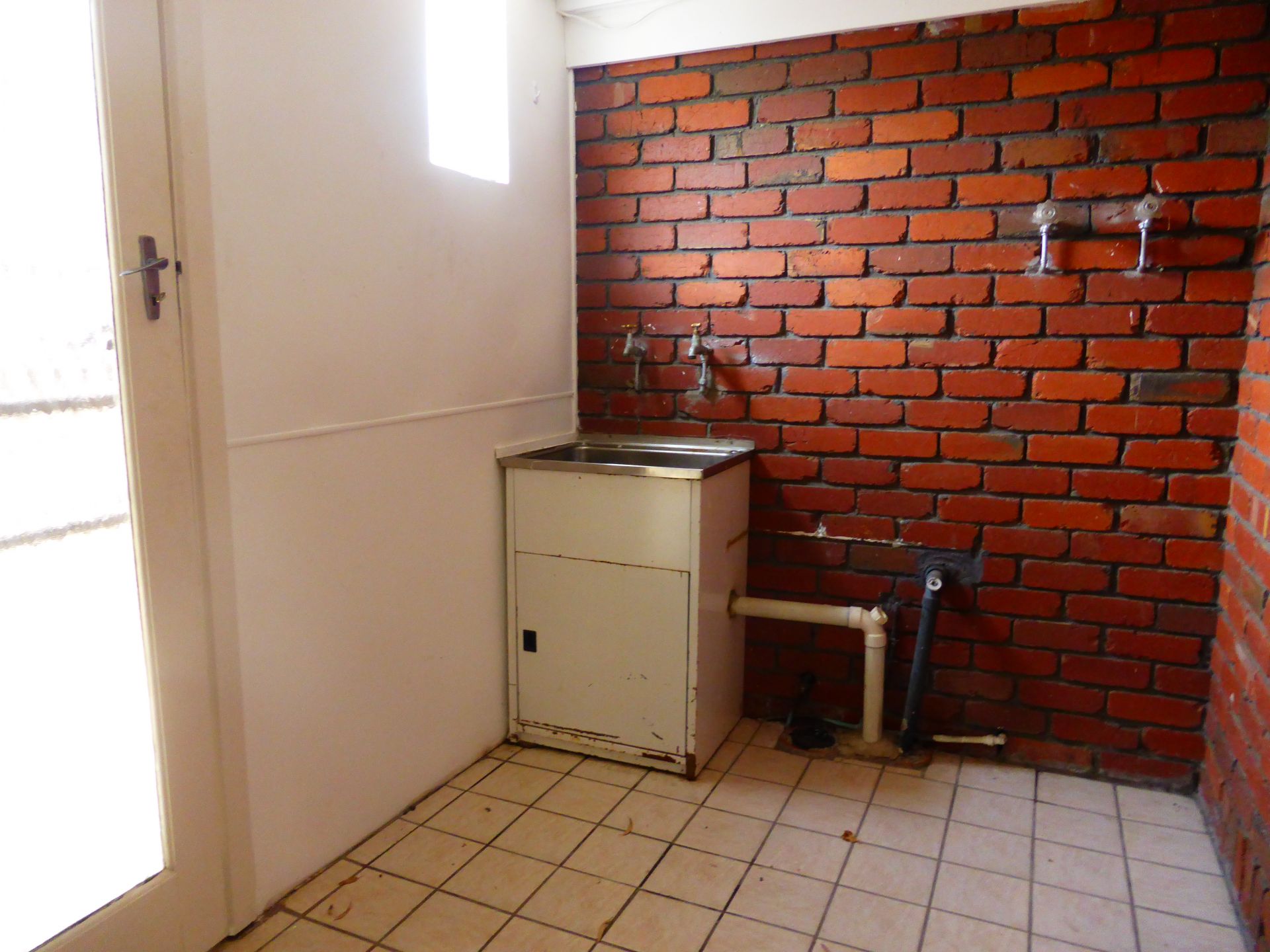 Cosy Unit With Plenty Of Space To Offer!