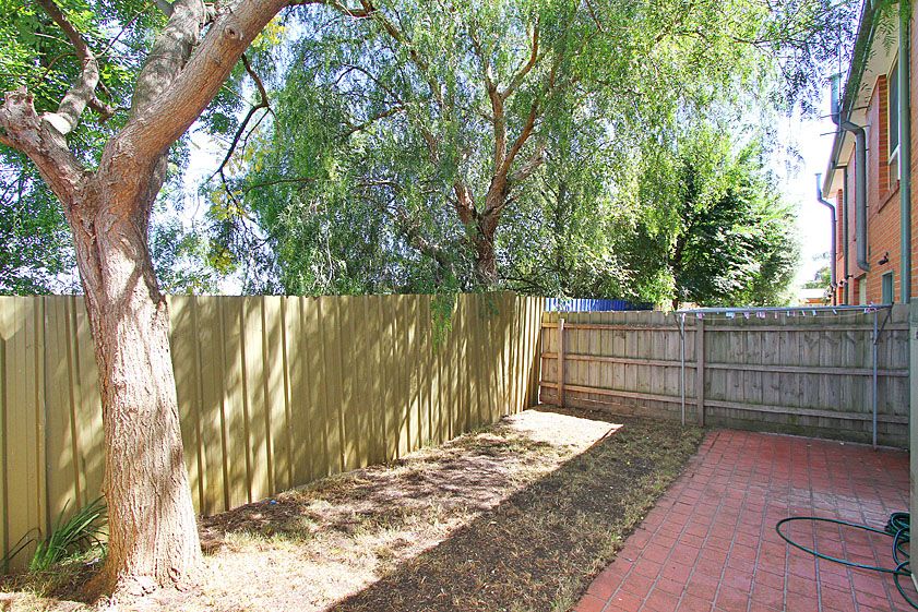 LOW MAINTENANCE LIVING IN SUPERB LOCATION