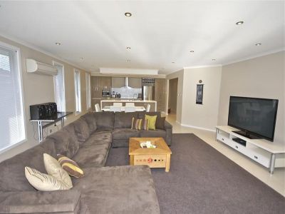 3
 
 
 
  
 
 
 2
 
 
 
  
 
 
 2
 
 
 
 
 
 
 
 7 The Avenue, LATROBE TAS 7307, Latrobe - Thumbnail 6
