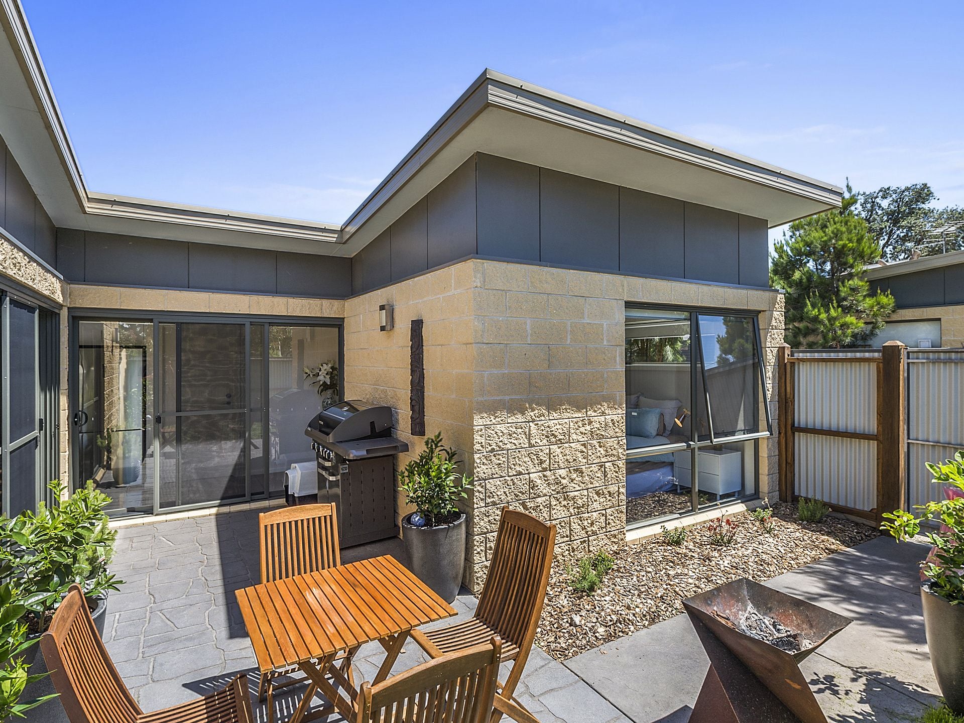 1/5 Pengilley Avenue