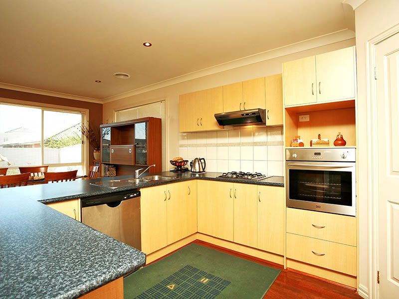 73 Grampians Way, Caroline Springs - Thumbnail 3