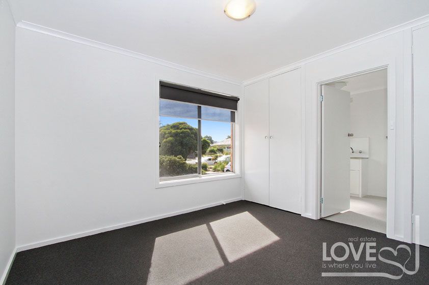 UPDATED EXCELLENCE IN A SUPERB LOCATION