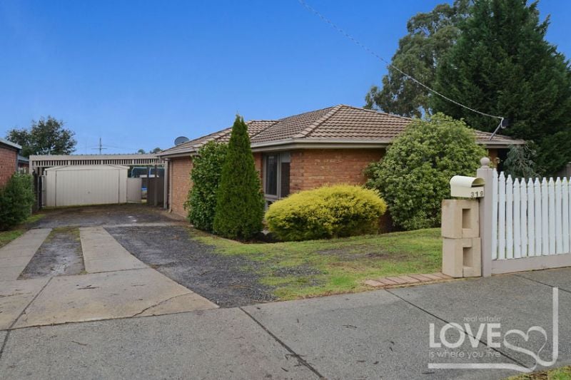 319 Findon Road, Epping