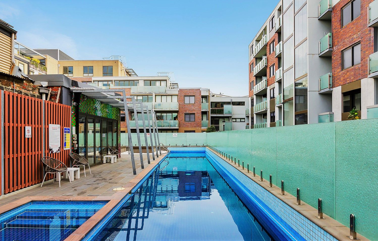 SUBURB LOCATION WITH STYLE!