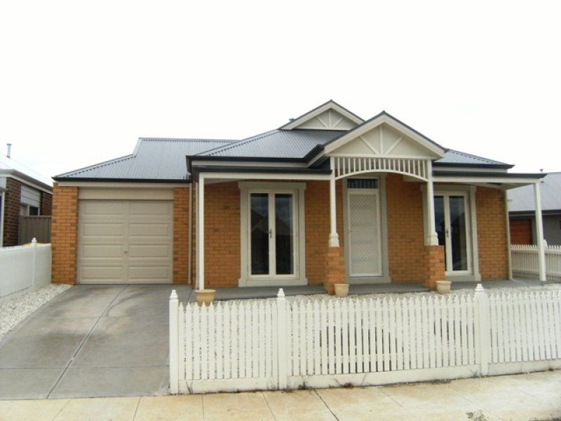 22 Mount Way, Caroline Springs - Thumbnail 2