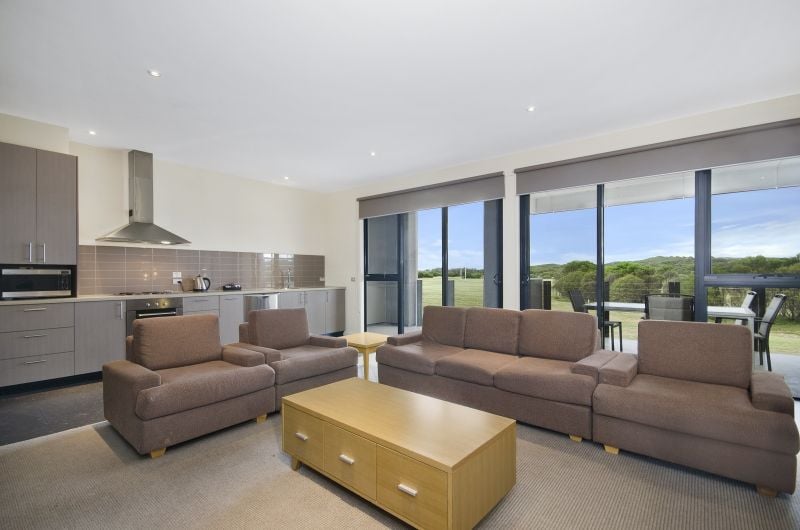 60 Fourteenth Road BARWON HEADS VIC, Barwon Heads - Thumbnail 2