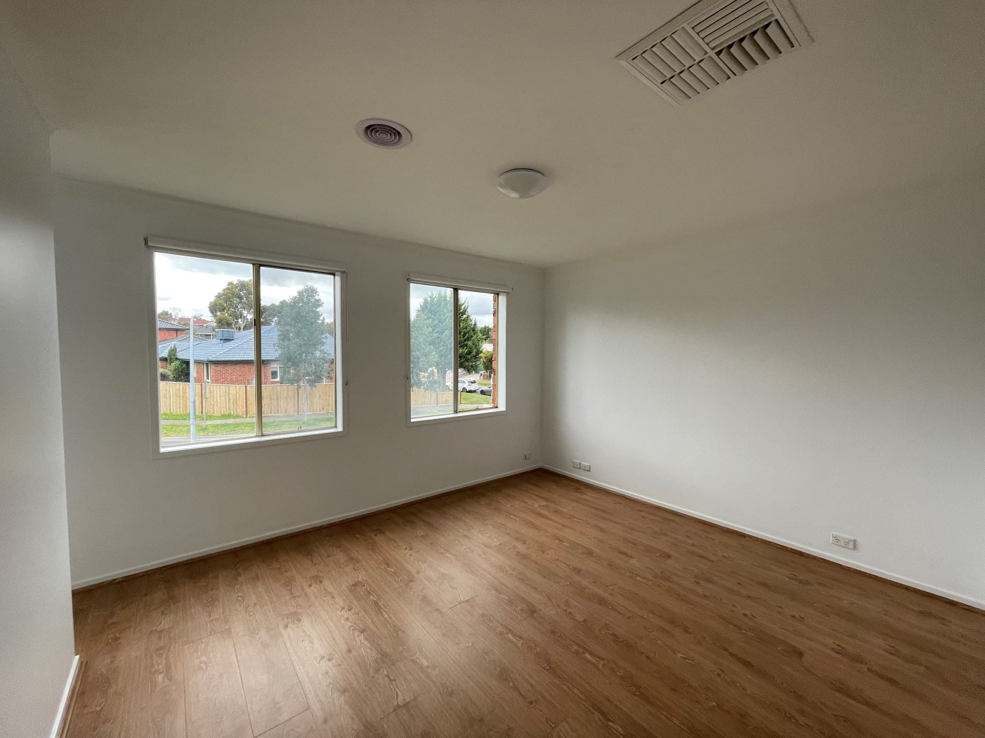 IDEAL FAMILY HOME!