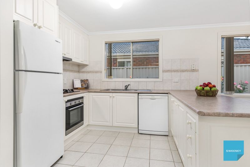 14 Macklin Way, Caroline Springs - Thumbnail 4