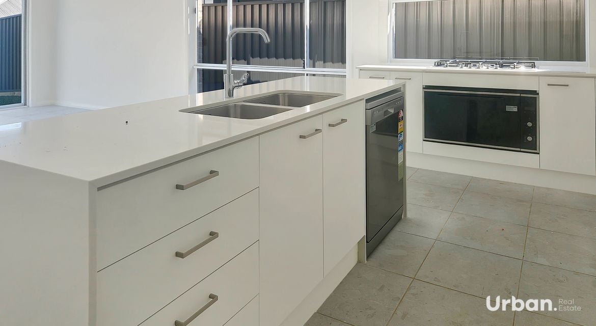 Catherine Field 6219/12 Whitrod Avenue