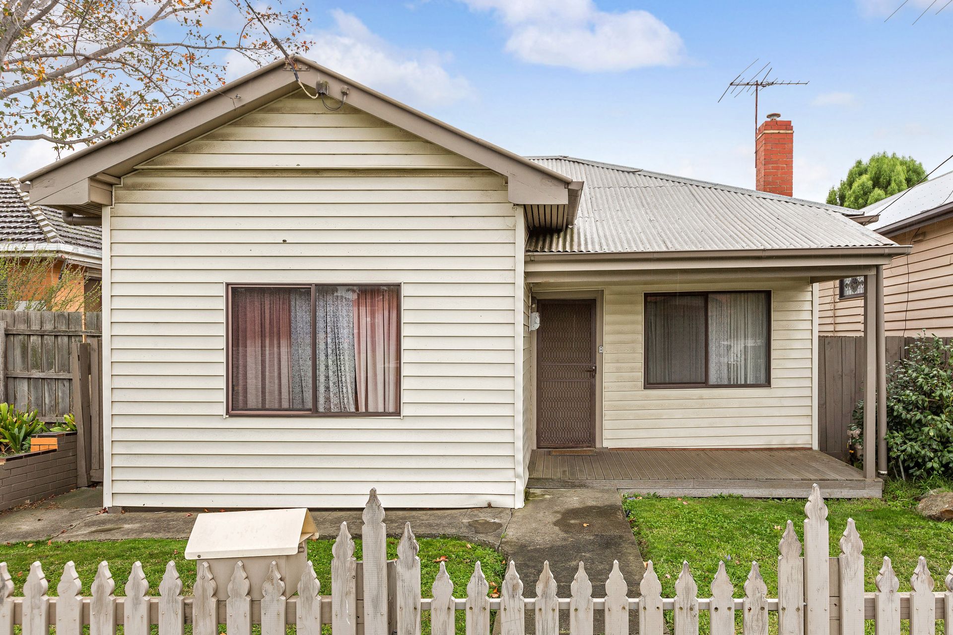 18 Molesworth Court, West Footscray - Thumbnail 2