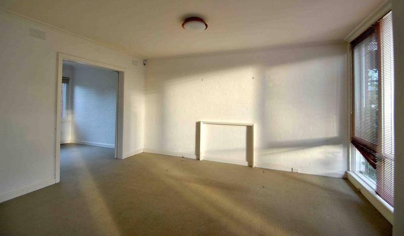 6 Furneaux Grove, St Kilda East - Thumbnail 3
