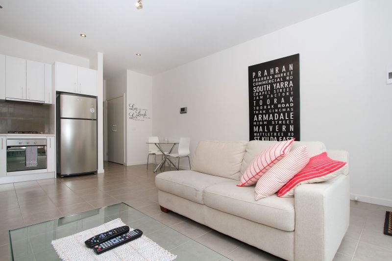 10/853 High Street, Reservoir