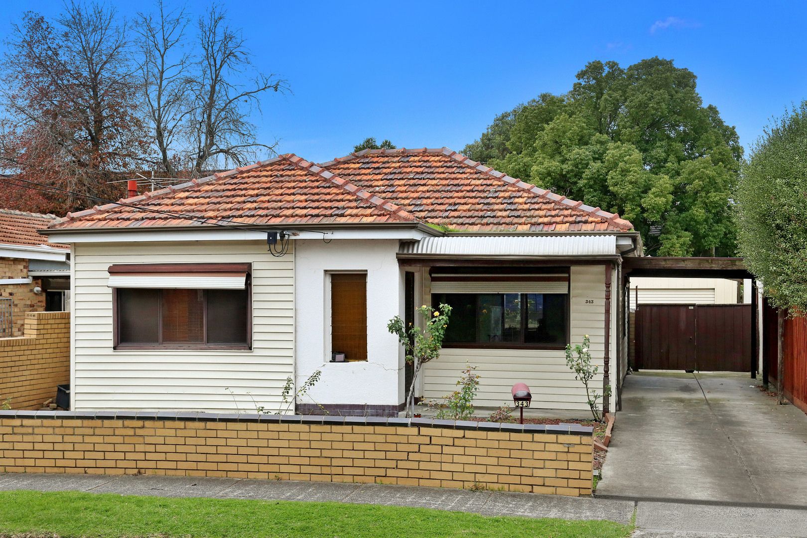 Bright & Spacious home!