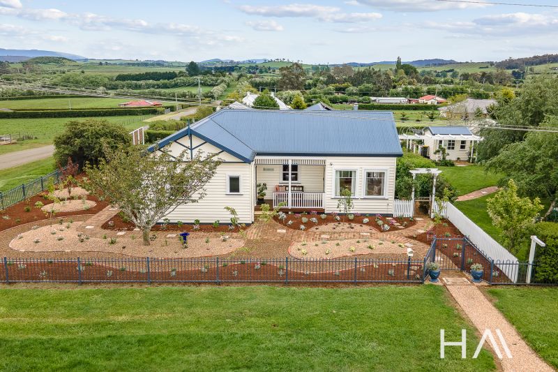 104 William Street Westbury, Westbury - Thumbnail 2