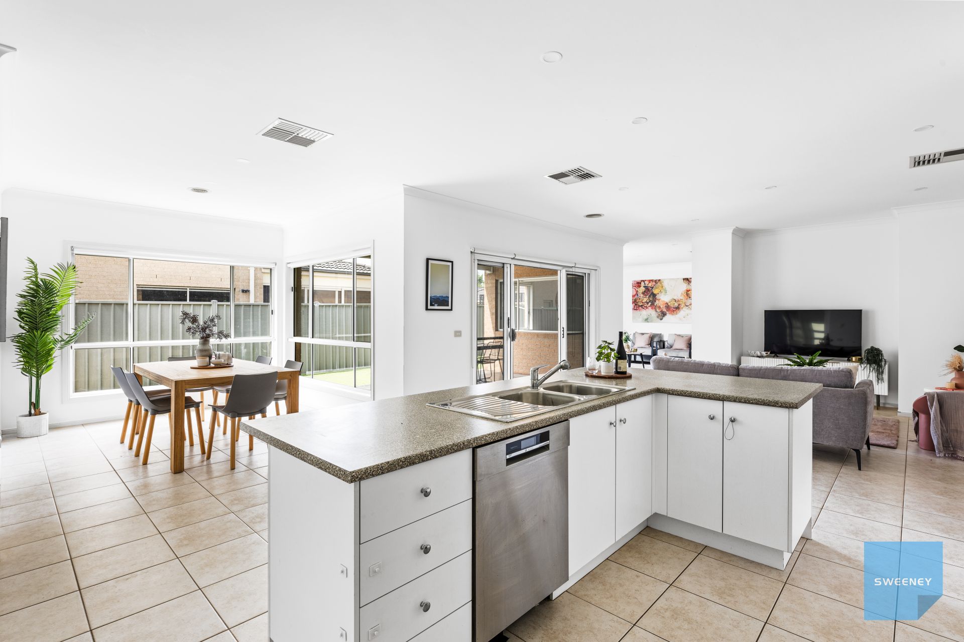 24 Salina Walk, Caroline Springs - Thumbnail 3