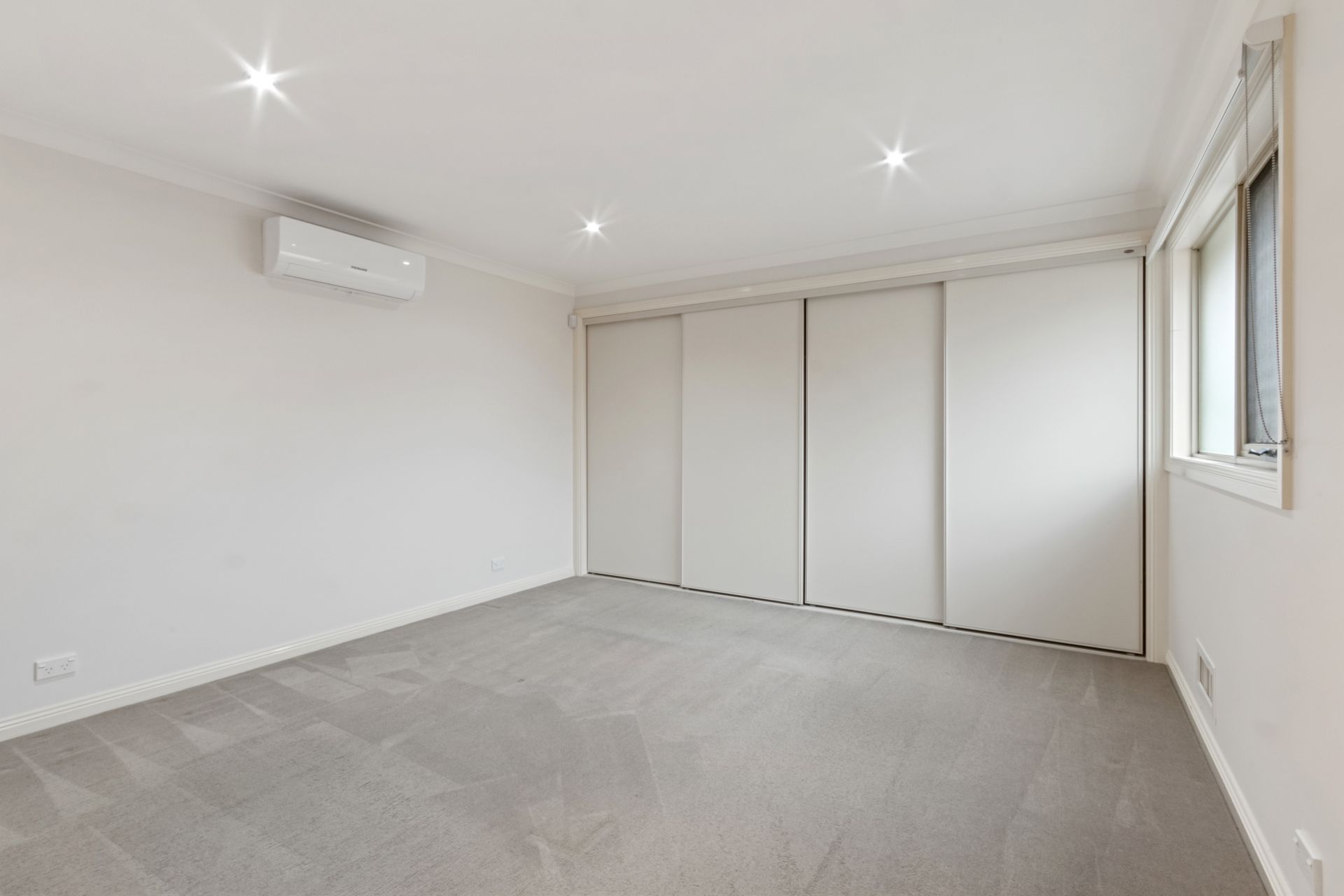 FANTASTIC THREE BEDROOM TOWNHOUSE!