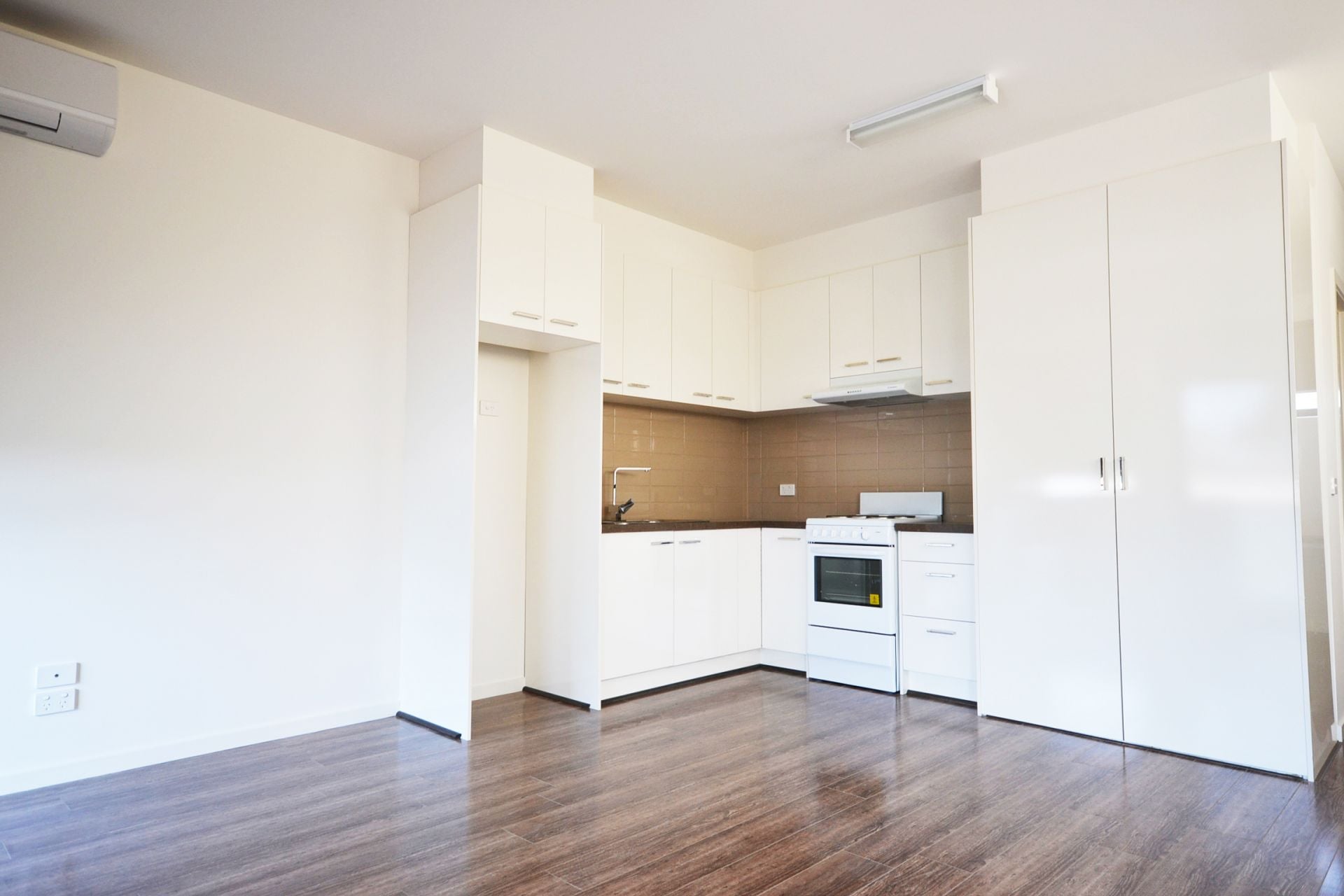 1 HUGE BEDROOM PLUS + STUDY nook + 2nd ROOM