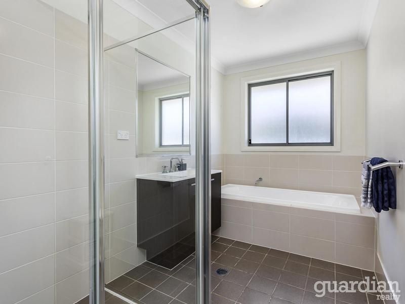 9 Thornbury Circuit STANHOPE GARDENS NSW, Stanhope Gardens - Thumbnail 7