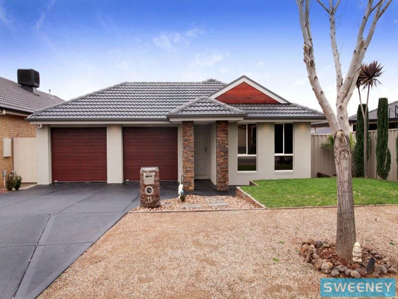 11 Holcolme Street, Caroline Springs - Thumbnail 2