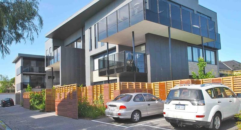 8/3 Lucan Street, Caulfield North - Thumbnail 2
