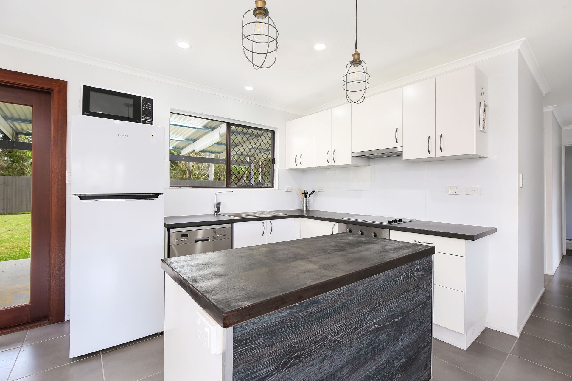 119 Amarina Avenue Mooloolaba QLD, Mooloolaba - Thumbnail 5