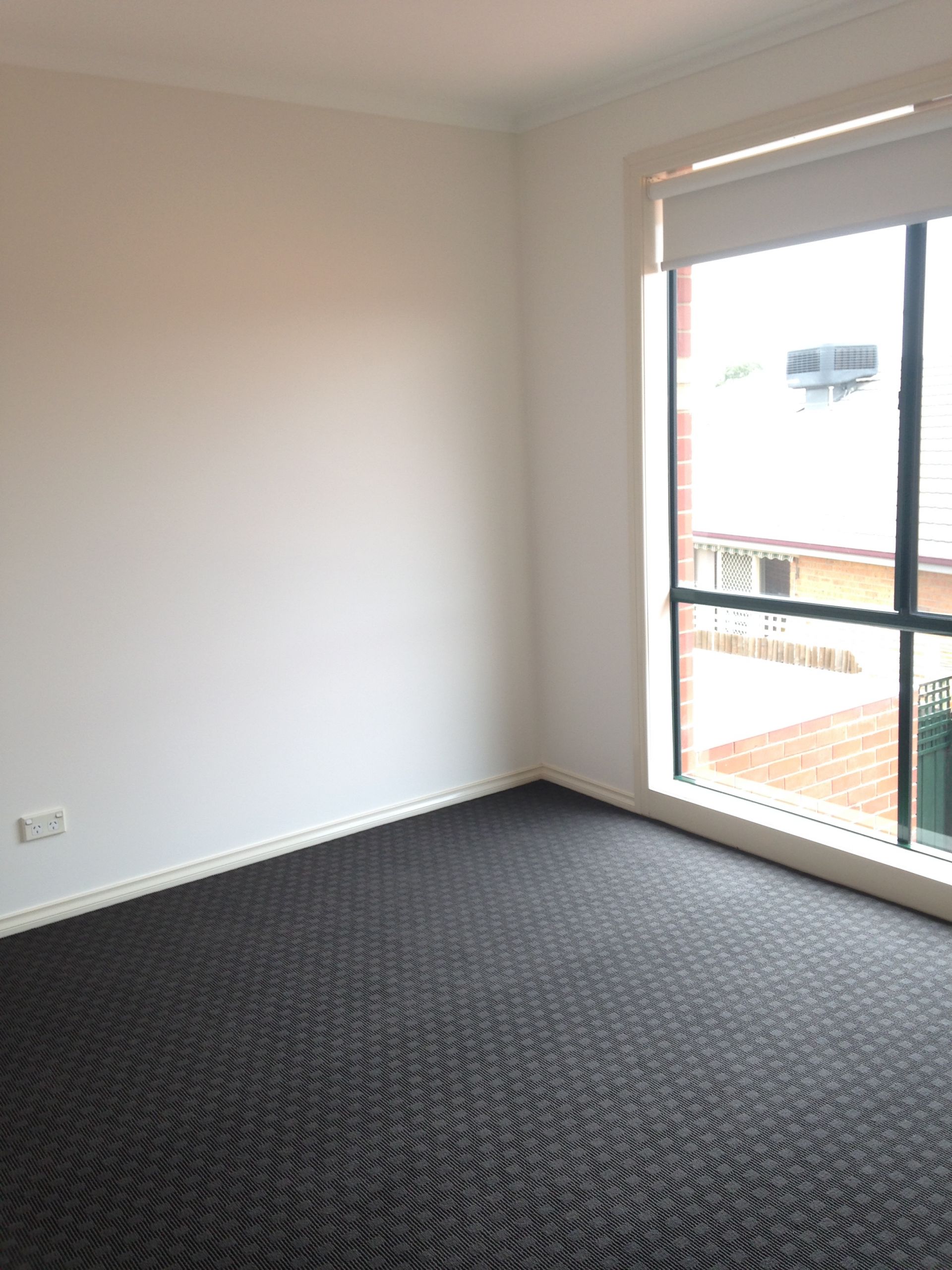 WELL MAINTAINED MODERN HOME!
