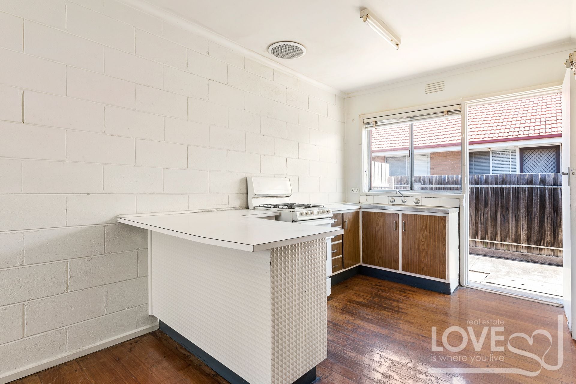 Affordable 2 Bedroom Unit with Courtyard