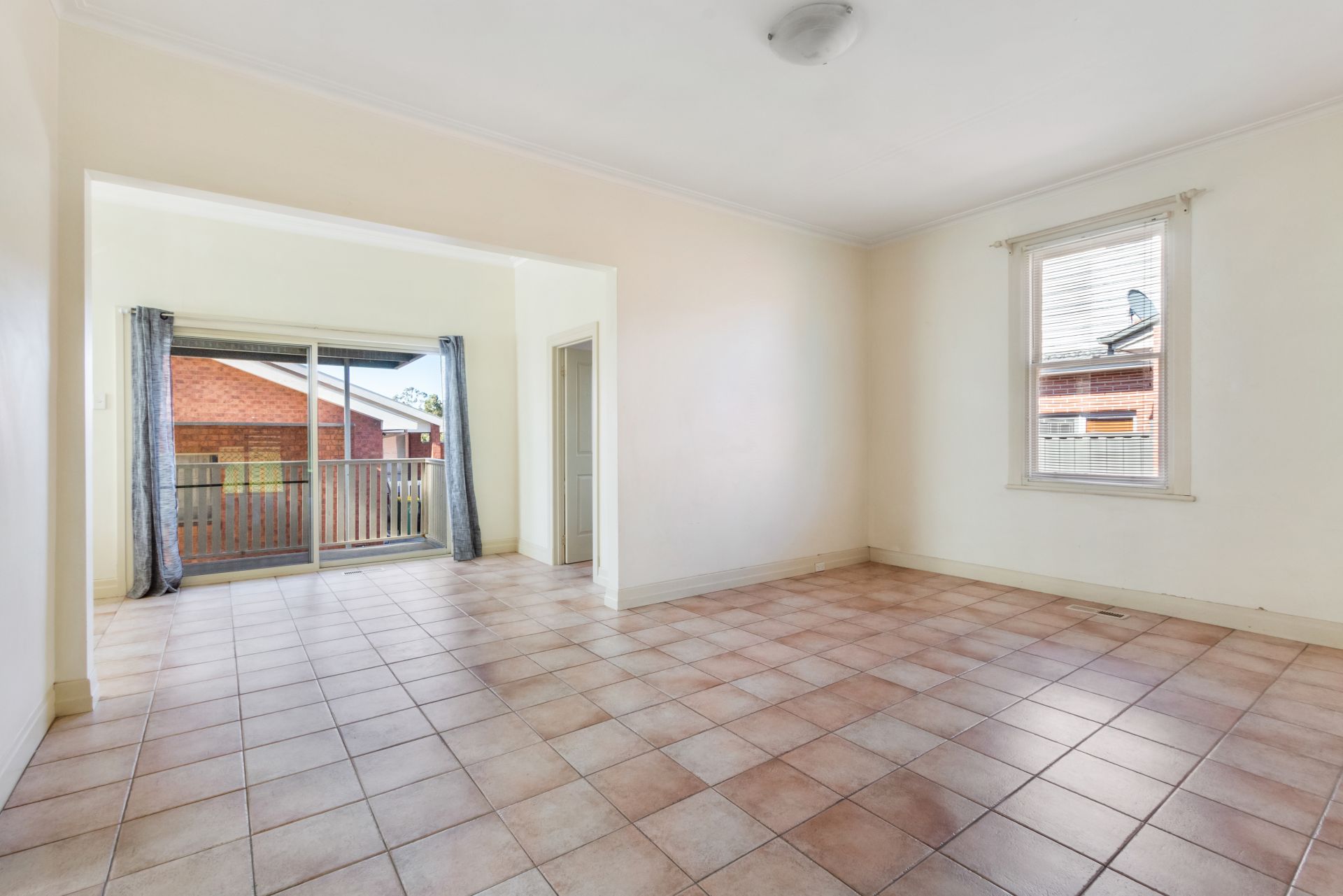 LARGE FAMILY HOME