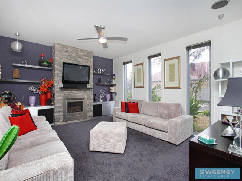 8 Narracan Close, Caroline Springs - Thumbnail 4