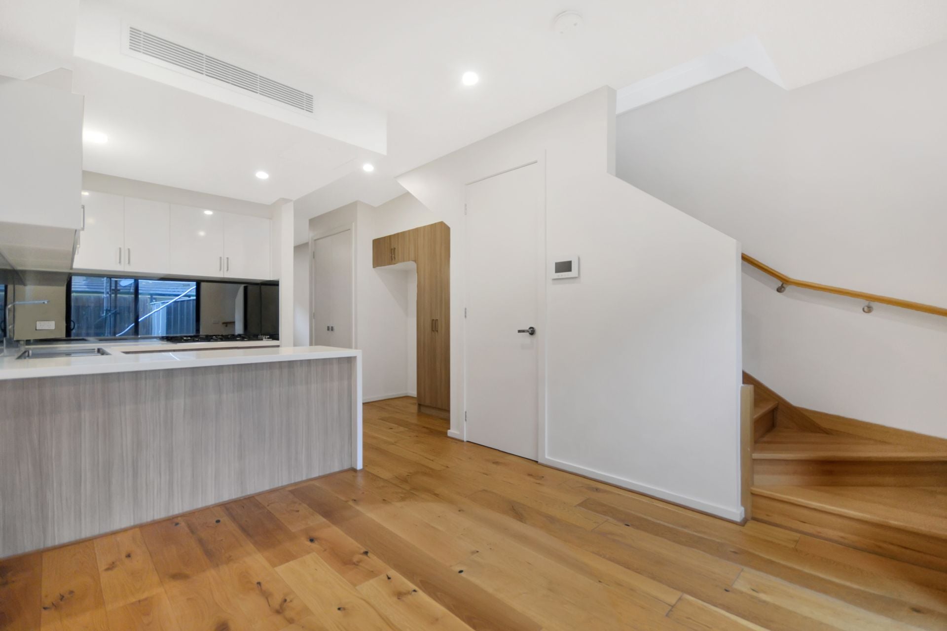 STYLISH MODERN LIVING