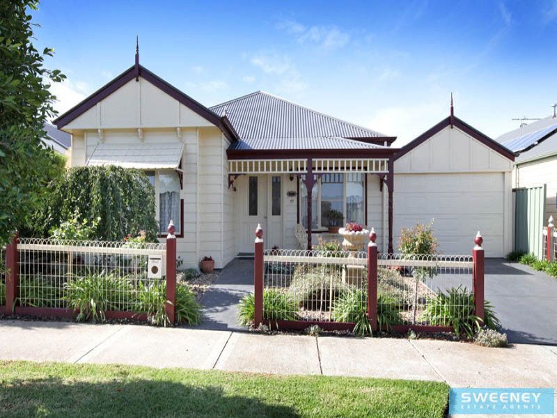 27 Asthima Way, Caroline Springs - Thumbnail 2