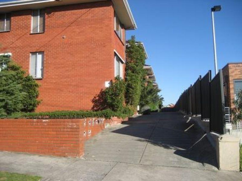 2/111 Fyffe Street, Thornbury