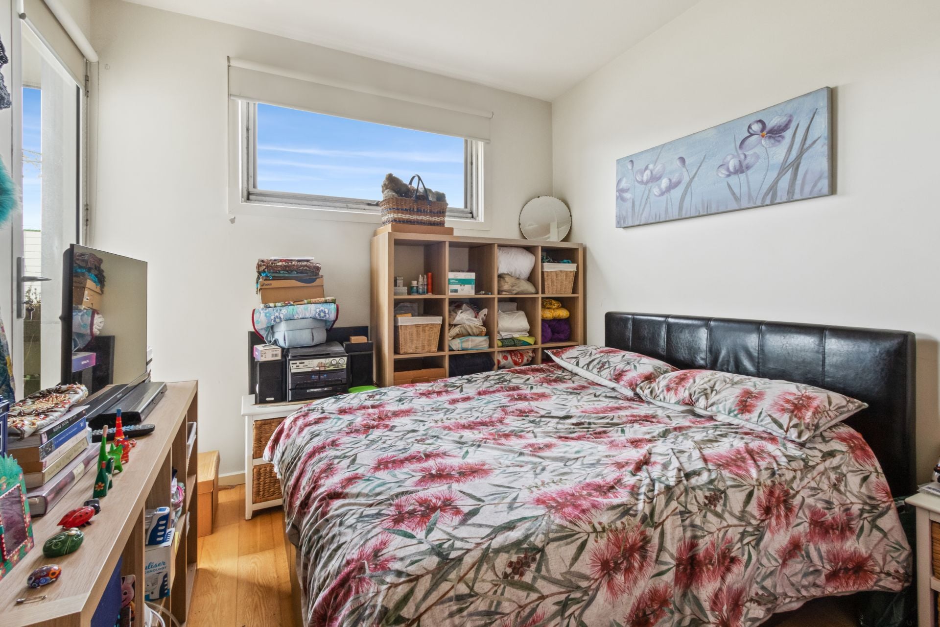 SPACIOUS, COMFORTABLE & LOCATION....