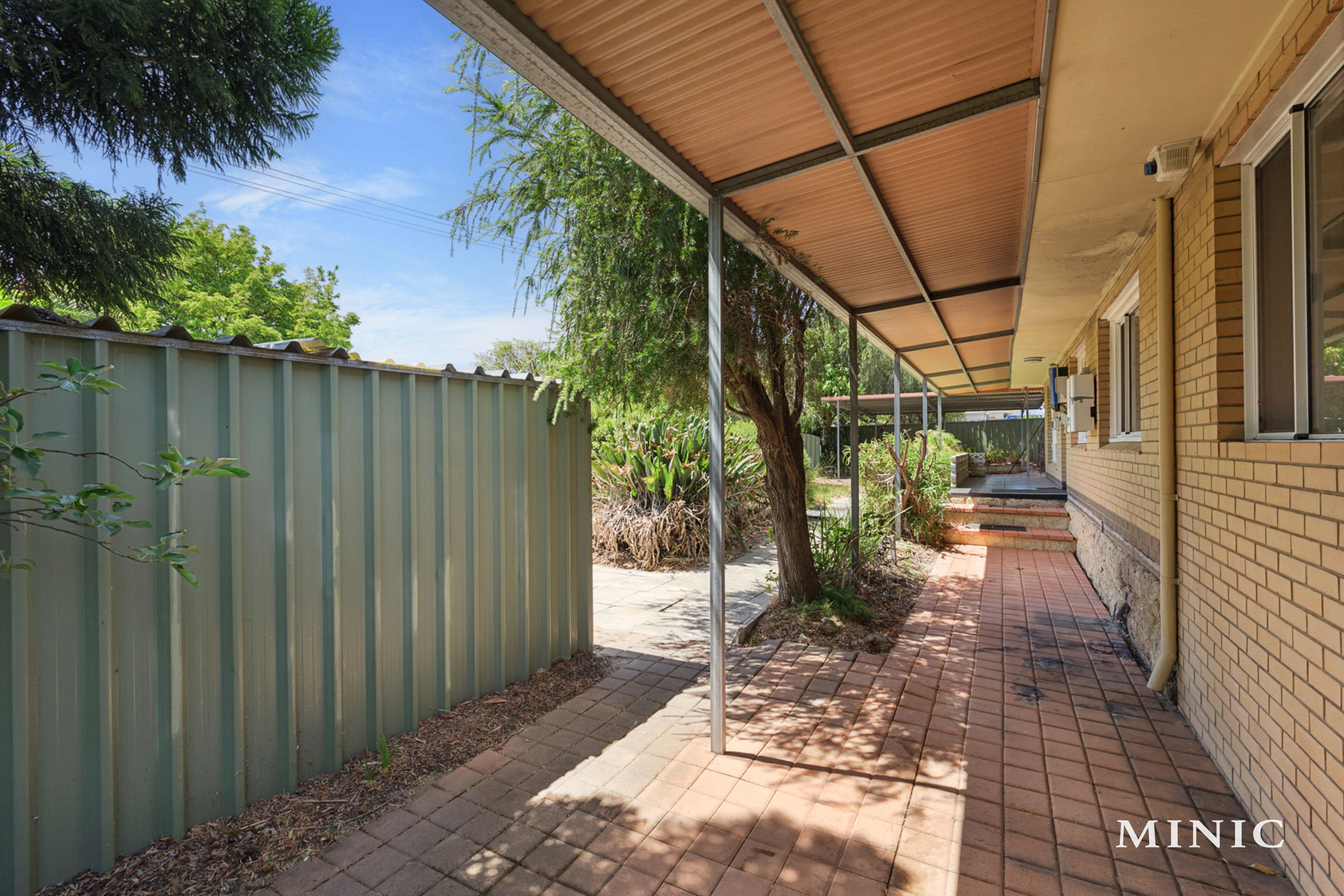 Real Estate For Sale 6 Jana Road Thornlie , WA