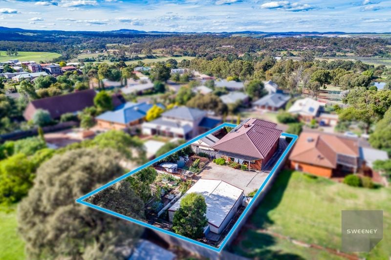 39 Links Road, Darley - Thumbnail 2