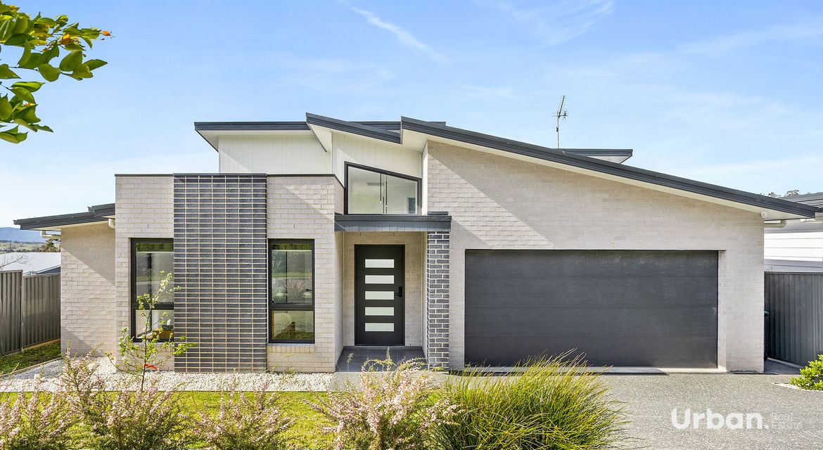 Tullimbar 35 Candelo Place