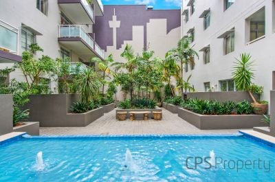 EAST-FACING ONE BEDROOM RESIDENCE IN THE HEART OF VIBRANT SURRY HILLS