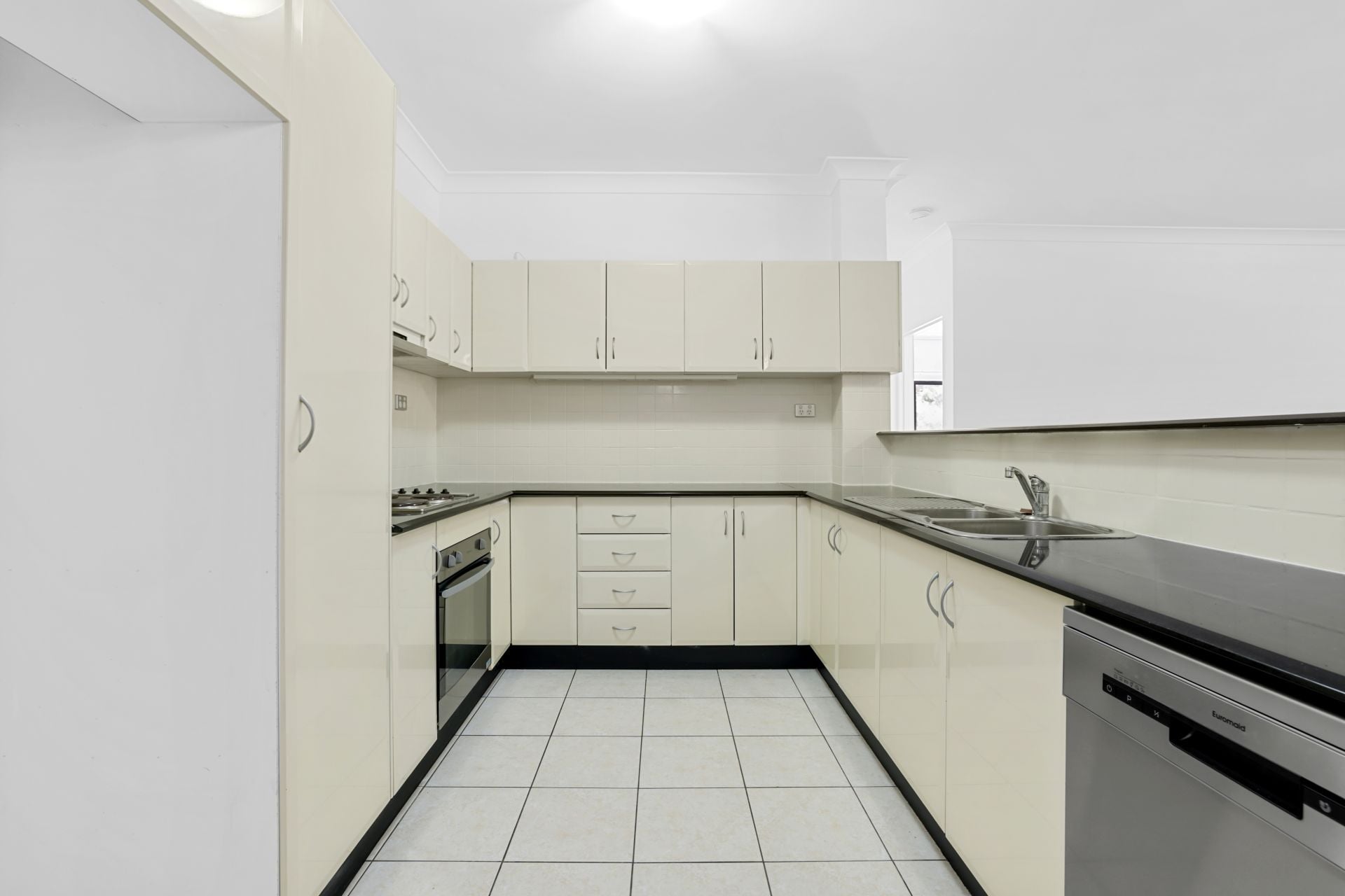 7/2-6 Shaftesbury Street, CARLTON NSW 2218, Carlton - Thumbnail 3