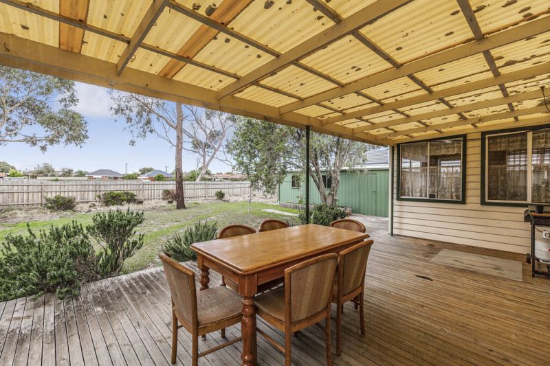 16 Cambridge, Seaholme - Thumbnail 8