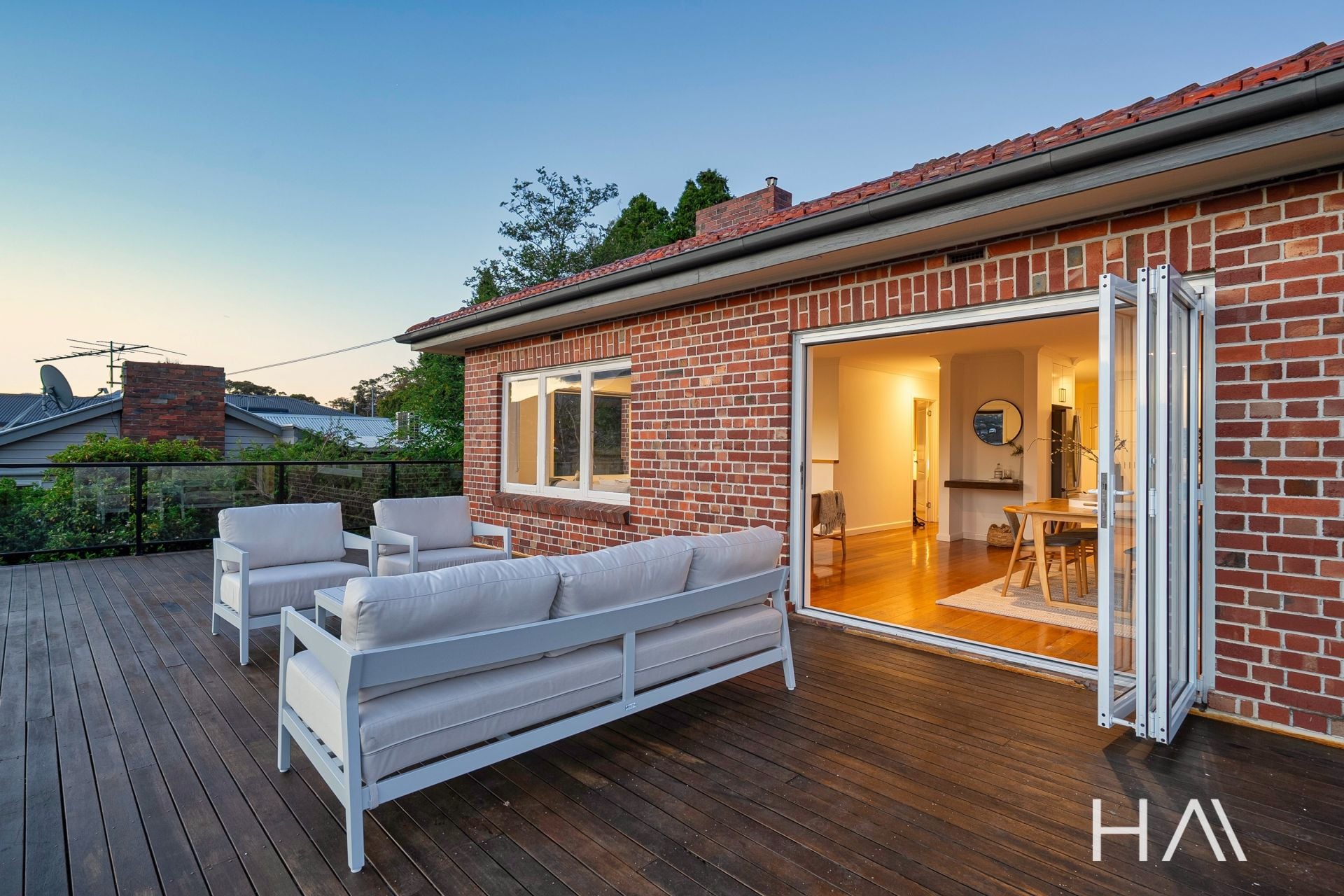 10 Allambee Crescent Glebe, Glebe - Thumbnail 3