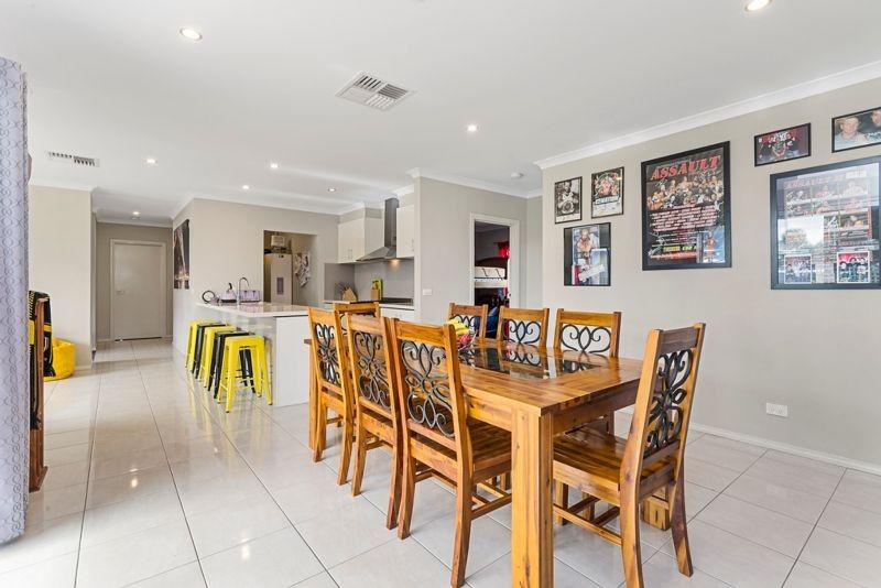 20 McAlpine Court CAMPERDOWN VIC, Camperdown - Thumbnail 2