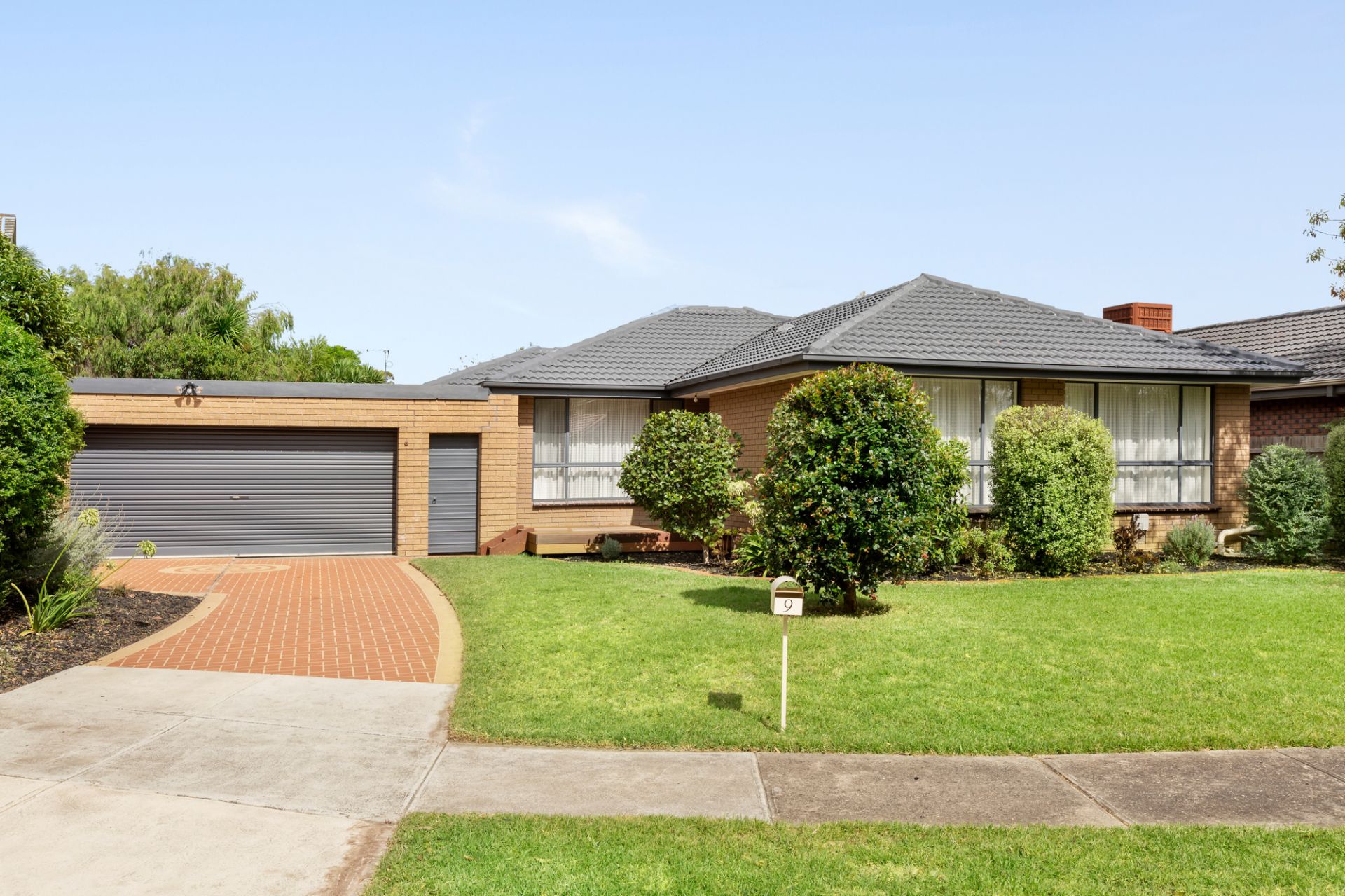 Spacious family living close to schools, shops and RMIT