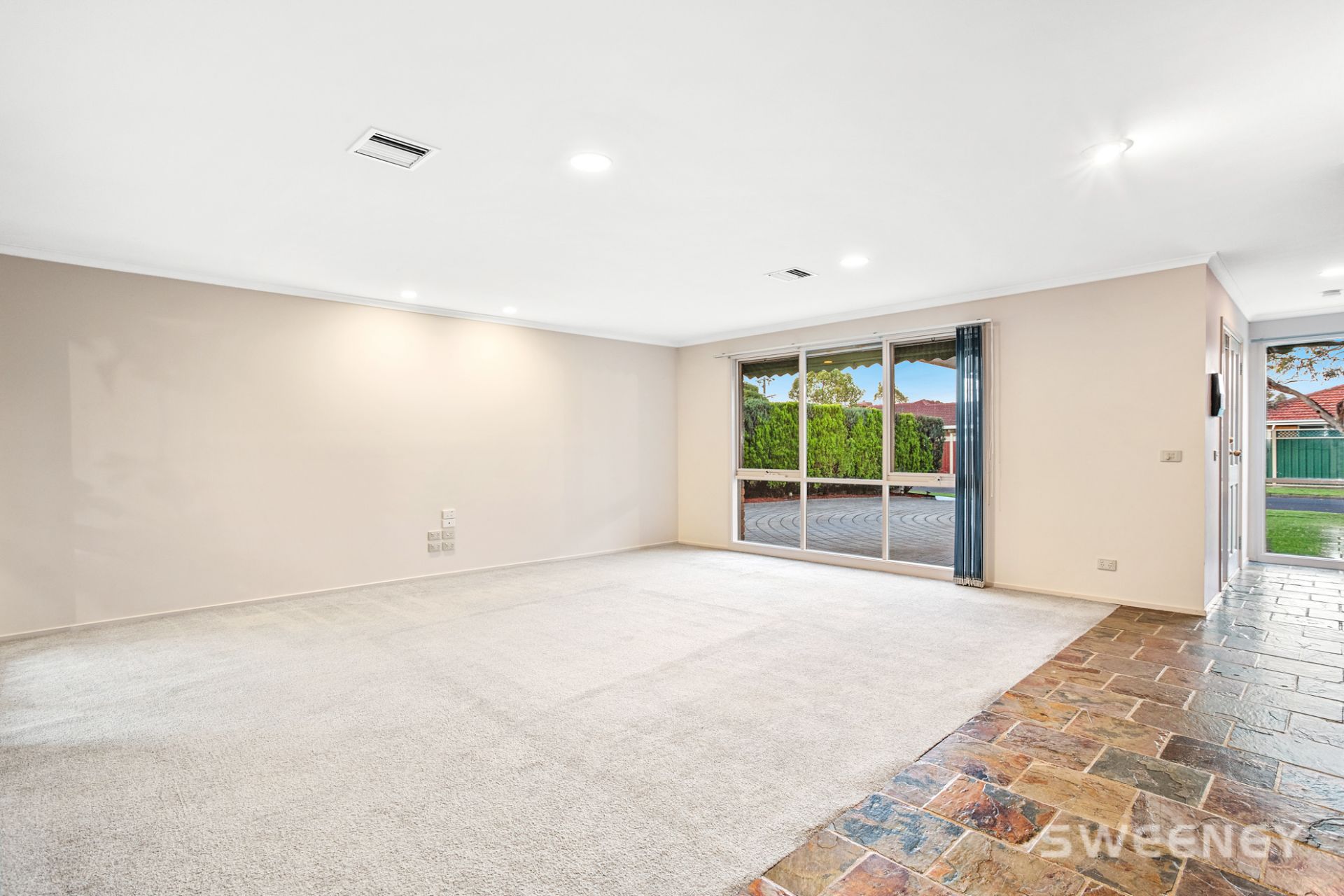 10 Eucalypt Court, Altona Meadows - Thumbnail 3