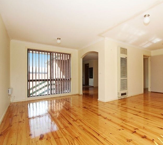 A HANDSOME HOME FOR A HANDSOME VALUE !!!