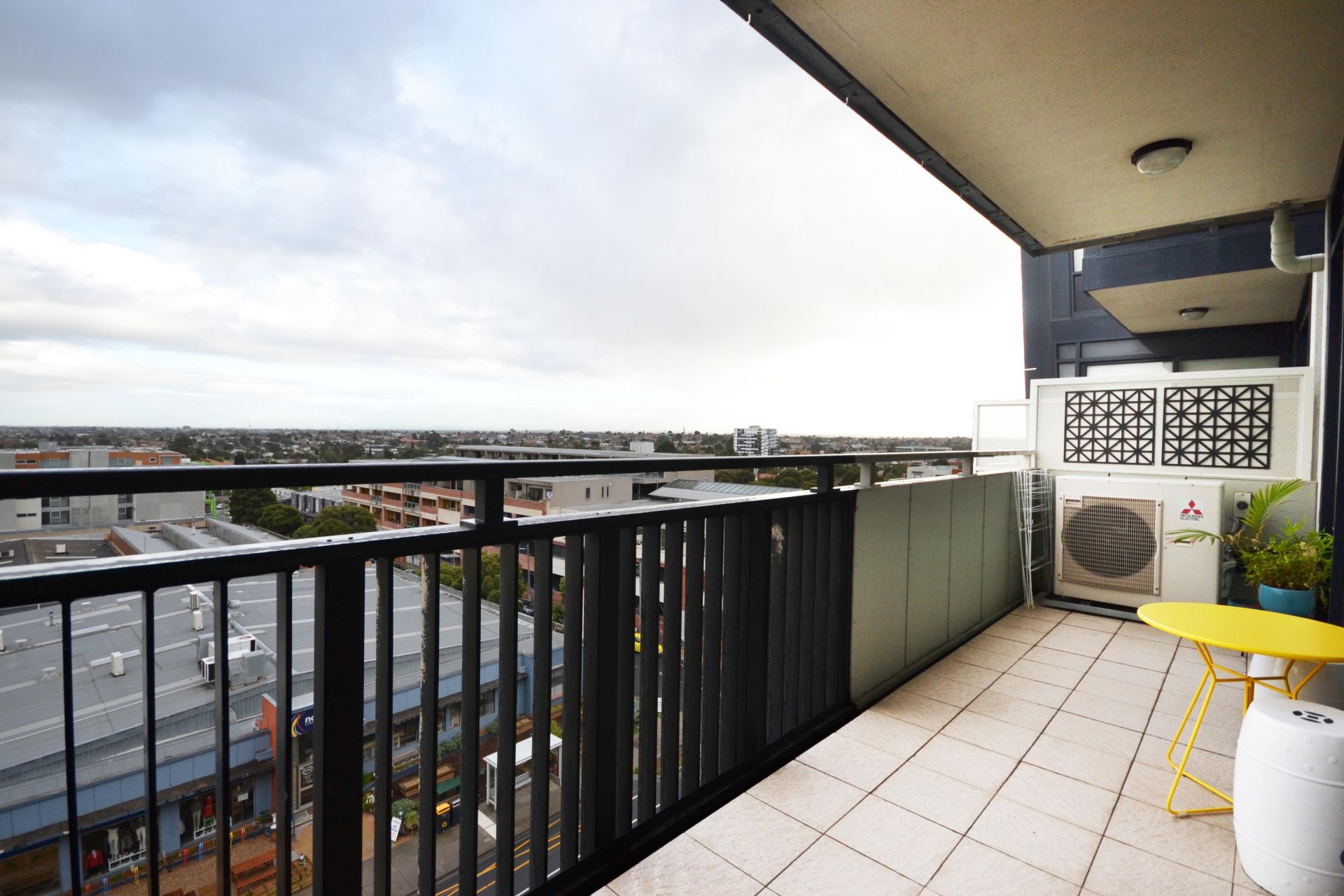 CONTEMPORARY AND CHIC WITH SWEEPING VIEWS